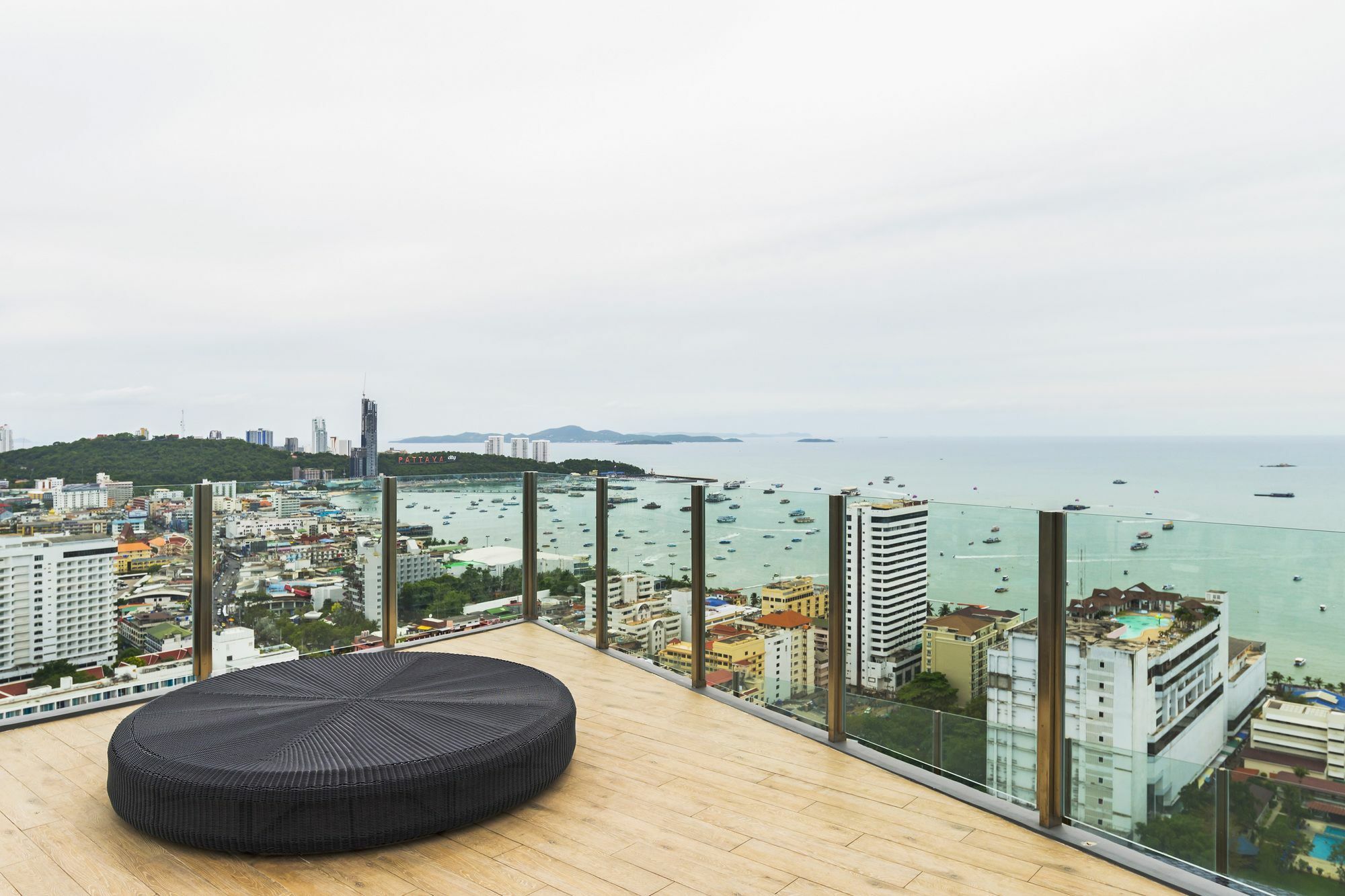 Favstay - The Base Central Pattaya Zewnętrze zdjęcie
