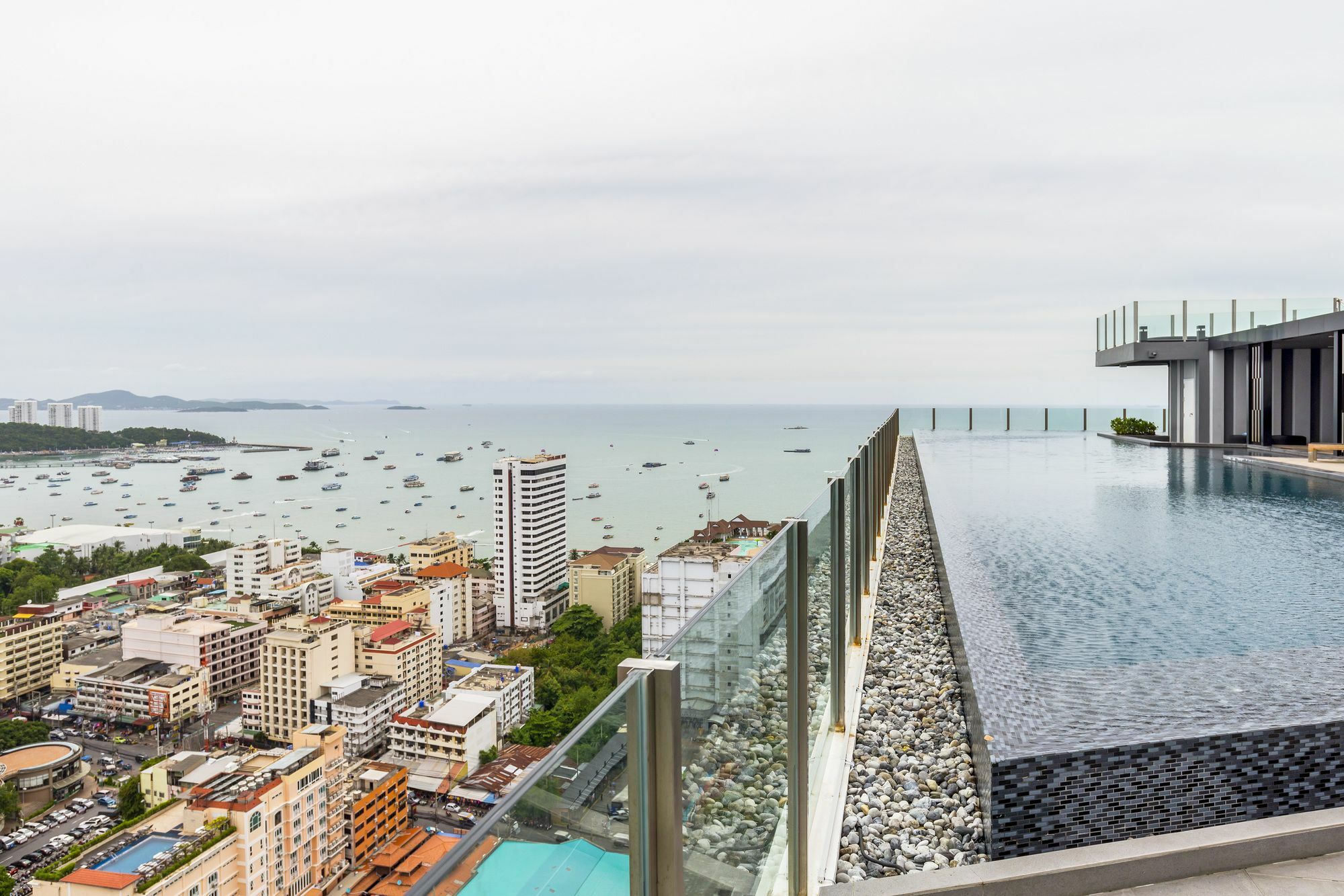 Favstay - The Base Central Pattaya Zewnętrze zdjęcie