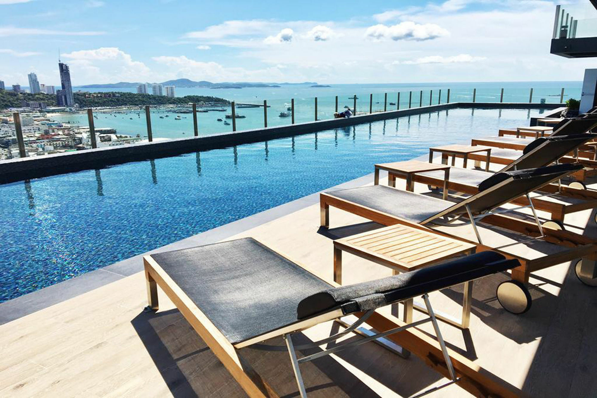 Favstay - The Base Central Pattaya Zewnętrze zdjęcie